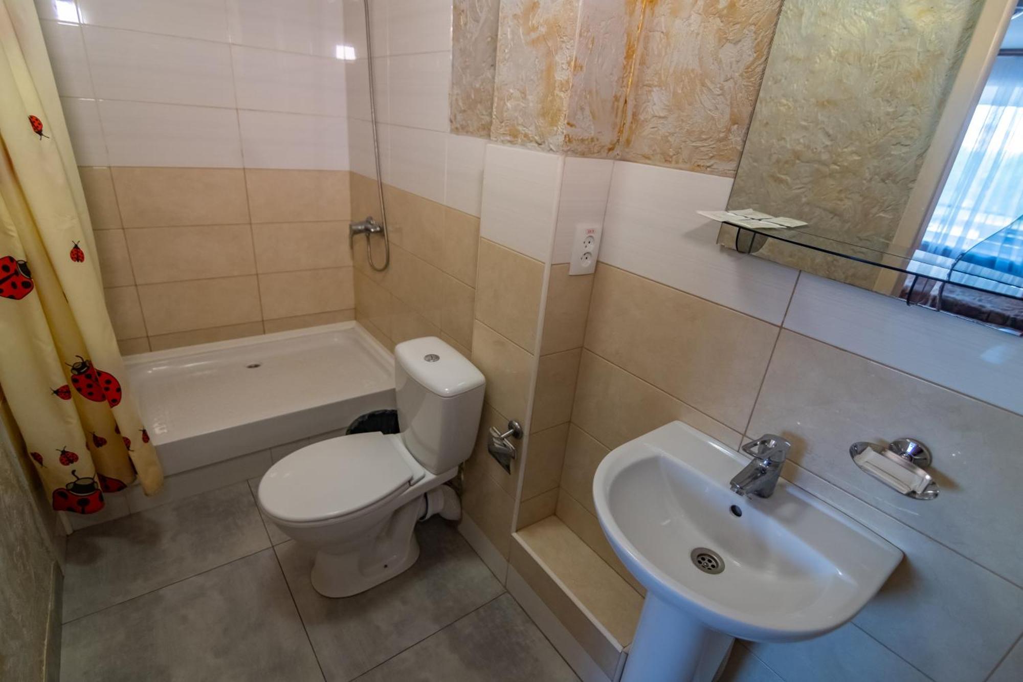 Budget Twin Room,1661122070:JPEG